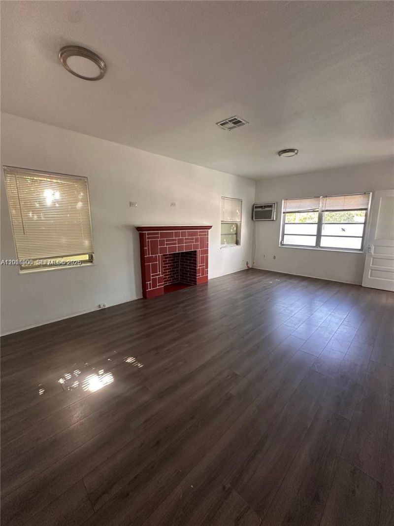 1836 NW 33rd St, Miami, FL 33142 Photo