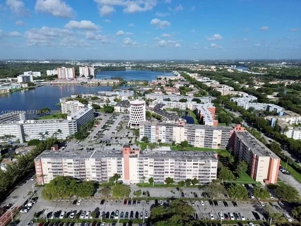 1770 NE 191st St , Unit 717-1, Miami, FL 33179