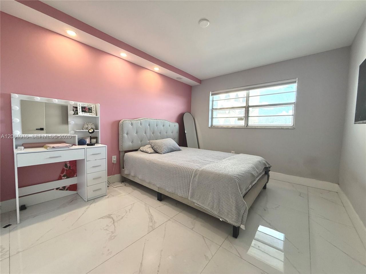 1770 NE 191st St, Unit 717-1, Miami, FL 33179 Photo