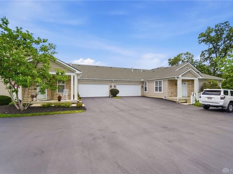 453 Bending Branch Lane, Miamisburg, OH 45342 Photo 2
