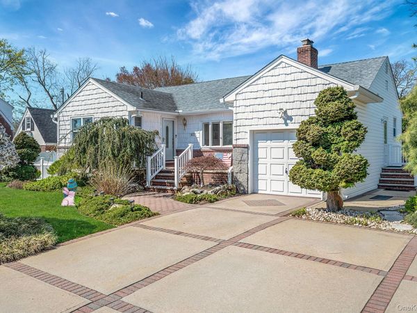 1672 Eyre Place , North Bellmore, NY 11710