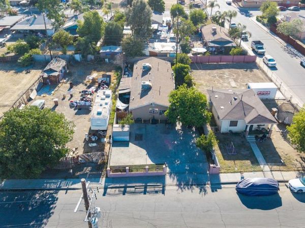 902 Collins Way, Bakersfield, CA 93307