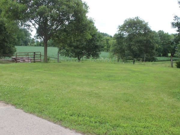 000 182nd Avenue, Maquoketa, IA 52060