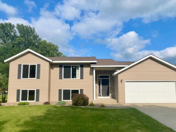 1905 20th Street SW, Austin, MN 55912