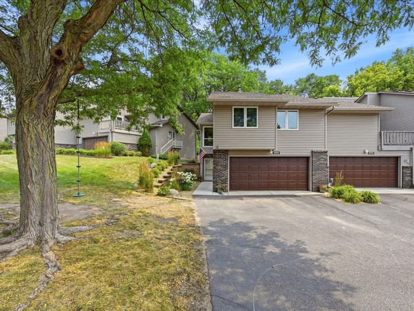 674 Dorland Road S, Maplewood, MN 55119