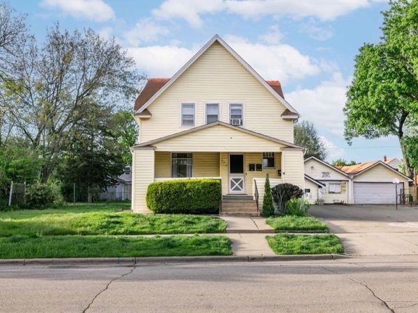 370 Algona Avenue , Unit 1F, Elgin, IL 60120