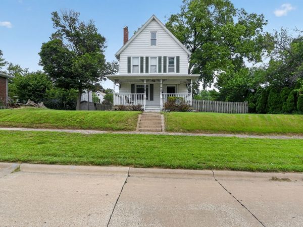 1535 13th Avenue , Moline, IL 61265