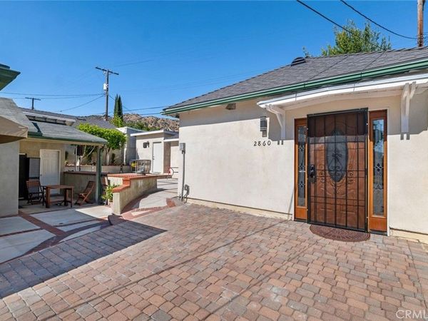 2860 N Brighton Street, Burbank, CA 91504