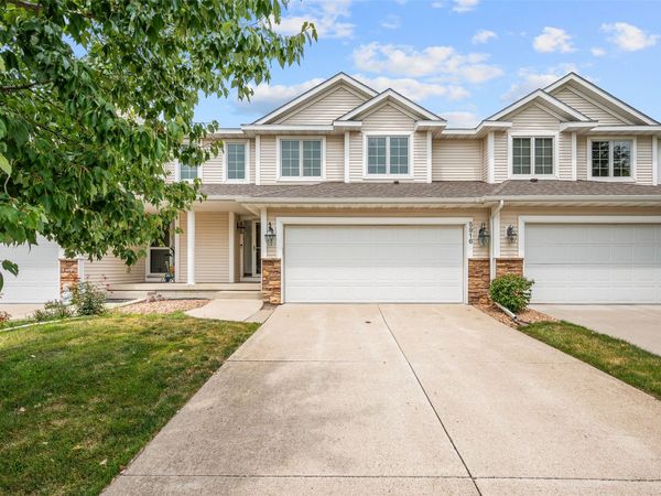 5916 Sapphire Circle , Johnston, IA 50131