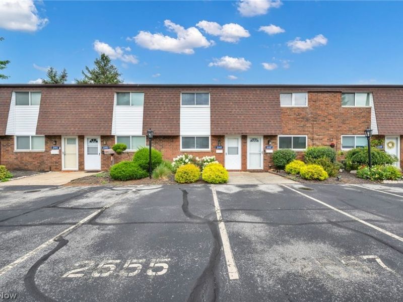 2555 Shakespeare Lane, Avon, OH 44011 Photo 1