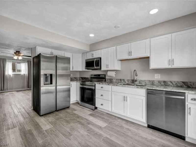 2555 Shakespeare Lane, Avon, OH 44011 Photo 16