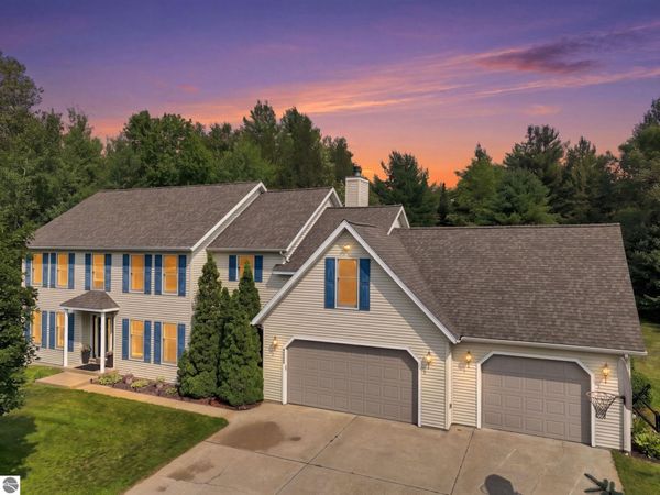 8443 Valley Forge Drive, Cadillac, MI 49601