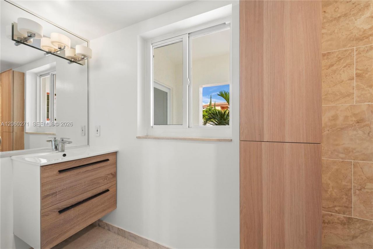 100 Jefferson Ave, Unit 10004, Miami Beach, FL 33139 Photo