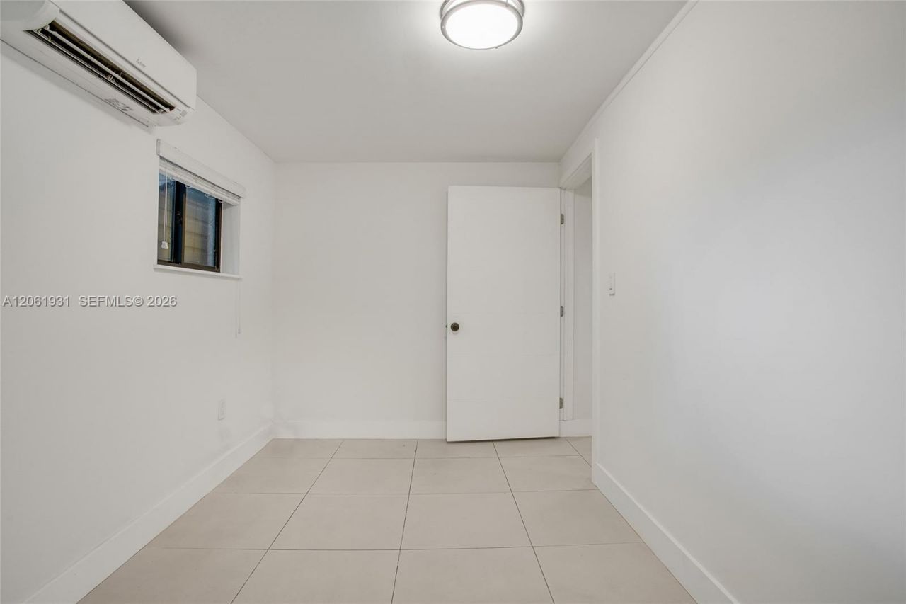Please Call For Address, Unit D, Miami, FL 33181 Photo