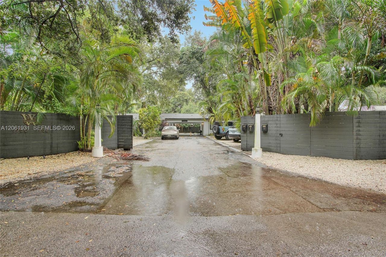 Please Call For Address, Unit D, Miami, FL 33181 Photo