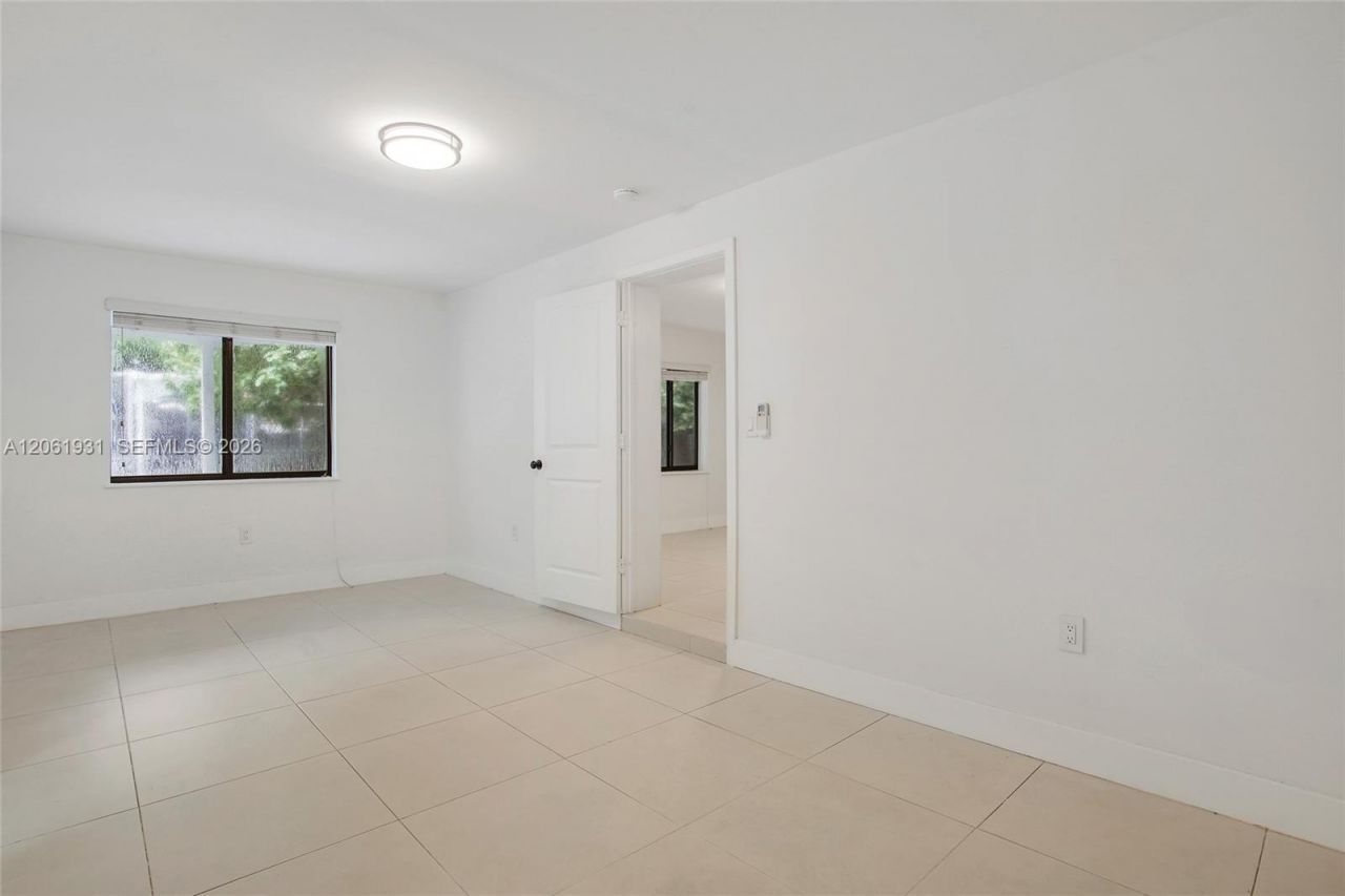 Please Call For Address, Unit D, Miami, FL 33181 Photo