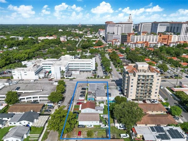 2537 SW 37th Ave , Miami, FL 33133