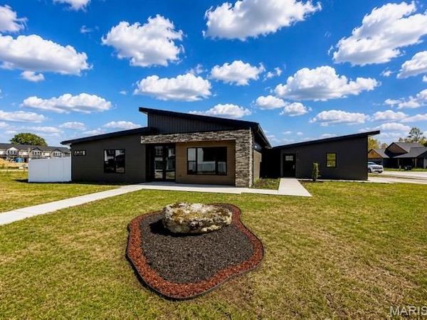 202 Jimmy H Drive , Jonesburg, MO 63351
