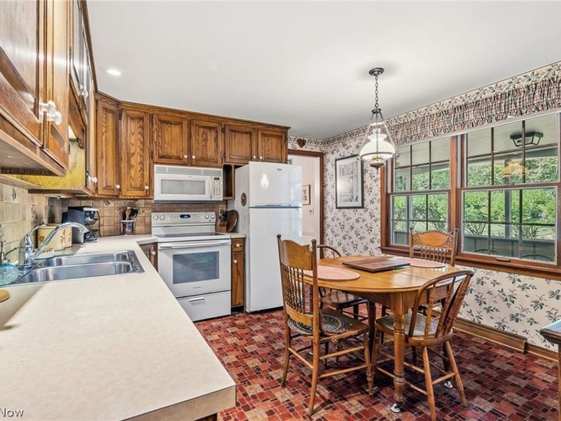 805 Fair Oaks Avenue SW, North Canton, OH 44720 Photo 12