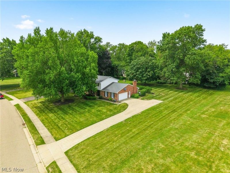 805 Fair Oaks Avenue SW, North Canton, OH 44720 Photo 2