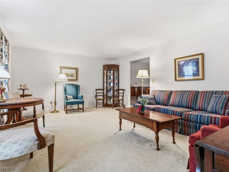 805 Fair Oaks Avenue SW, North Canton, OH 44720 Photo 4