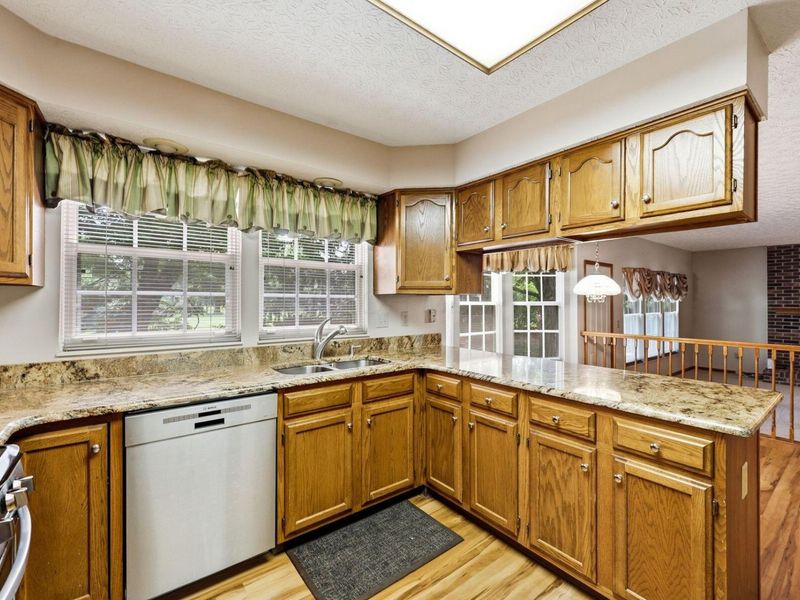 578 Witham Court , Columbus, OH 43230 Photo 17