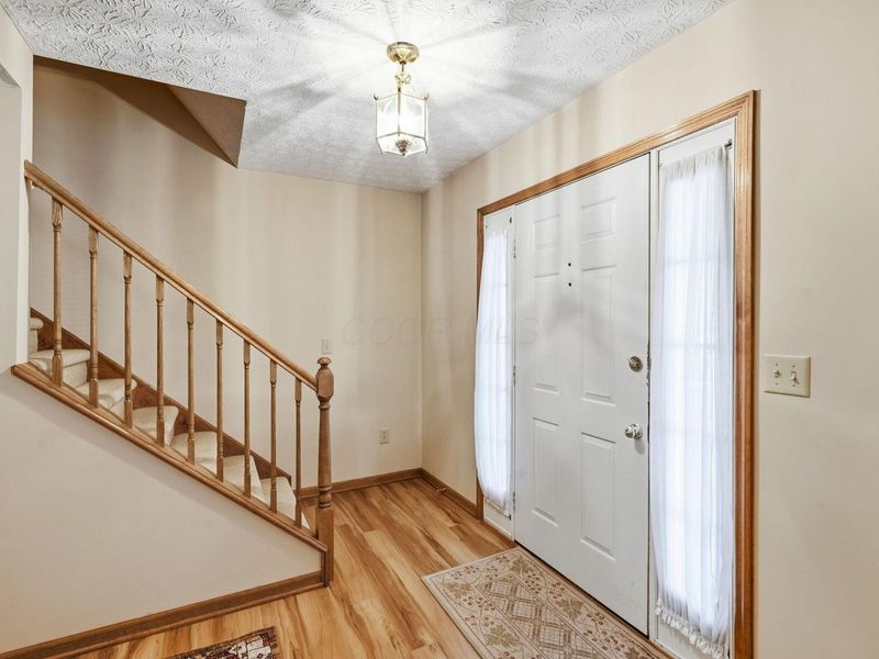 578 Witham Court , Columbus, OH 43230 Photo 4