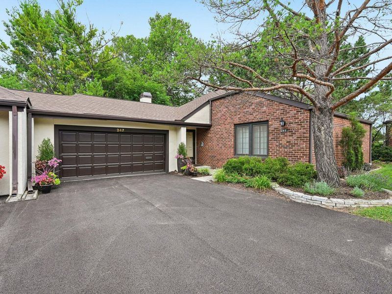 247 Saint Antoine Street, Unit 11B, Worthington, OH 43085 Photo 1