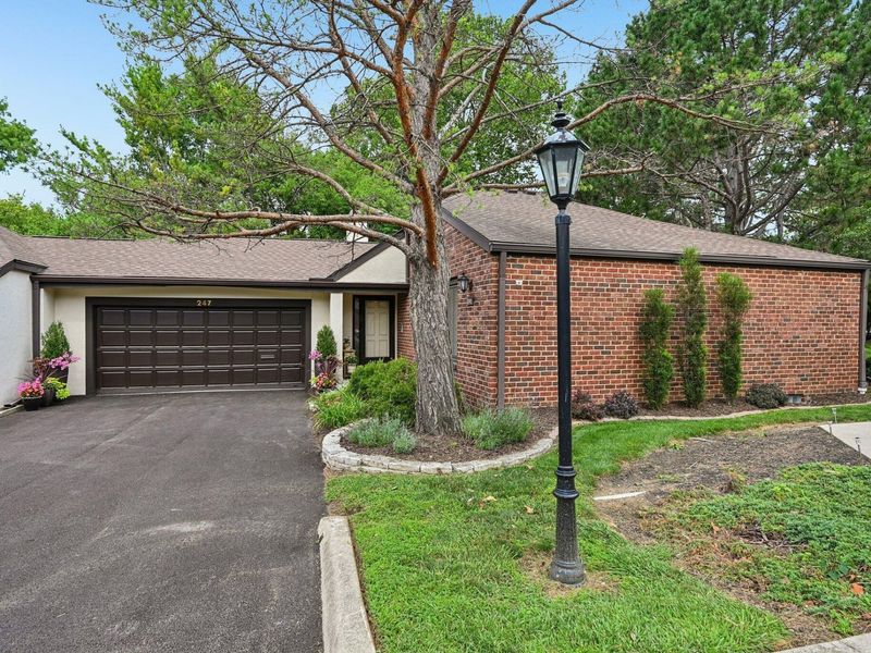 247 Saint Antoine Street, Unit 11B, Worthington, OH 43085 Photo 2