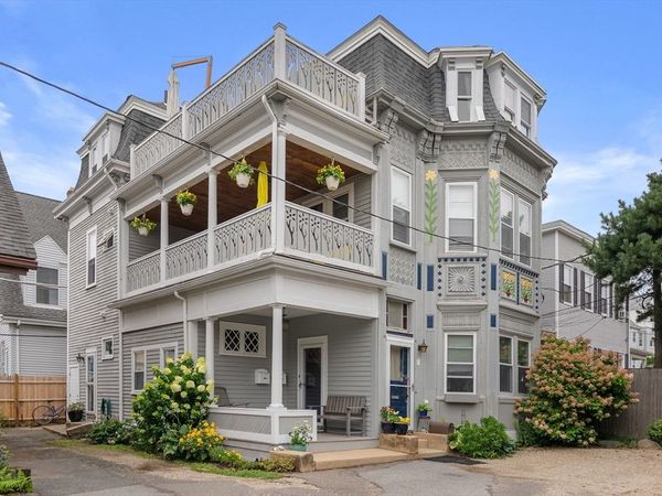 9 Gray Cir, Unit 2, Lynn, MA 01902