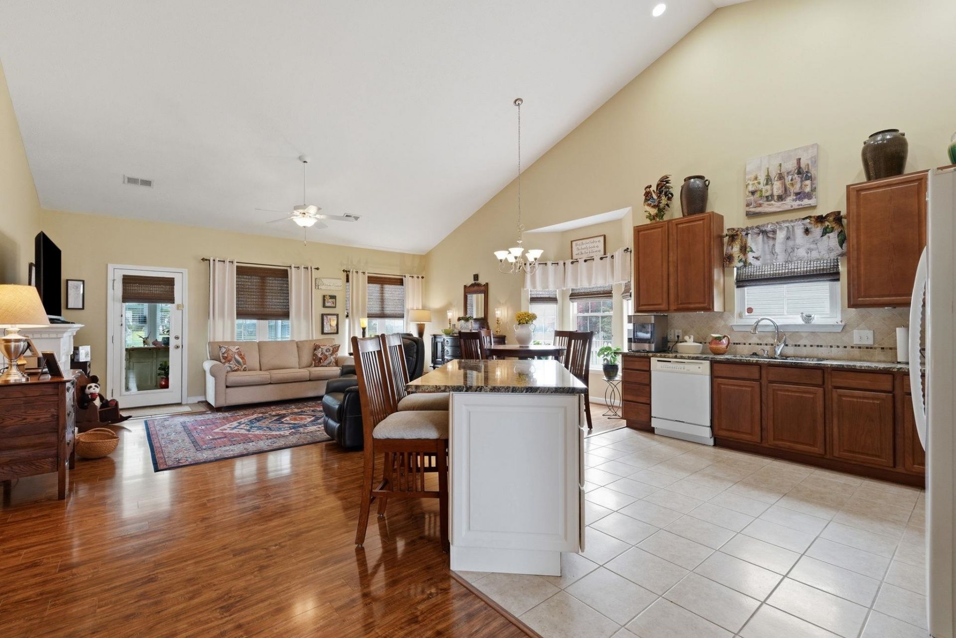 521 Ramblewood Circle  Photo 14