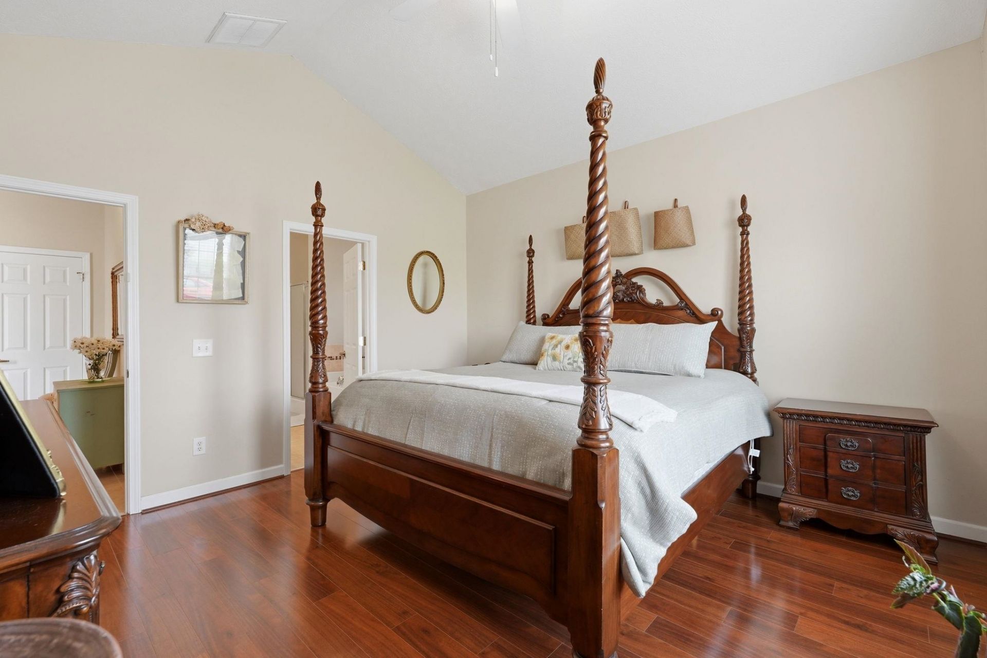 521 Ramblewood Circle  Photo 8