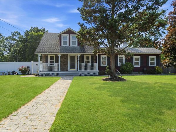 278 Ferndale Boulevard , Islip, NY 11751