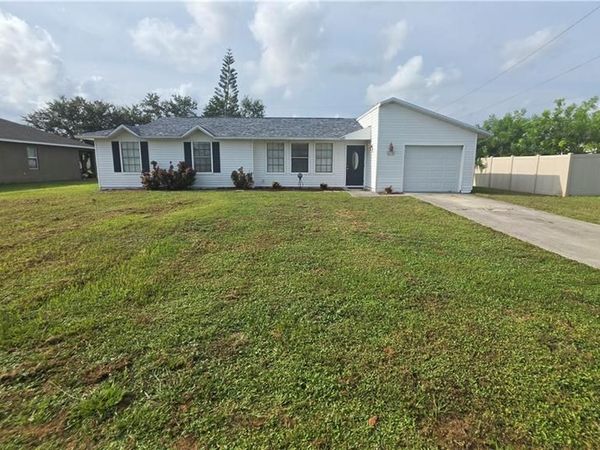419 SE 15th ST , CAPE CORAL, FL 33990