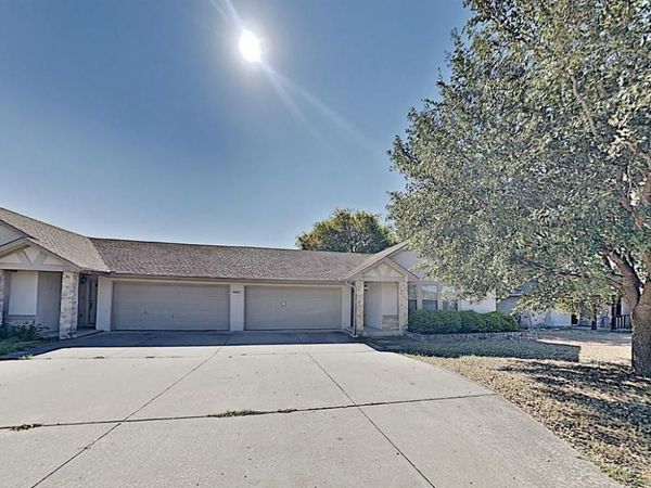 5603 Thunderbird ST , Unit B, Lago Vista, TX 78645