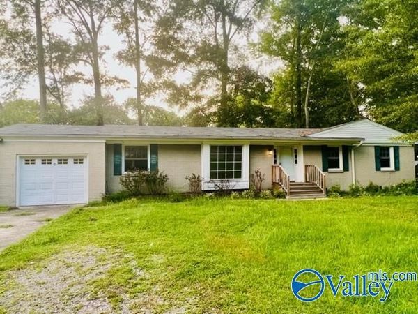 707 Azalea Street NW, Hartselle, AL 35640