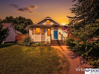 818 S 49 Avenue, Omaha, NE 68106
