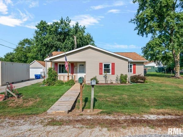 452 ELDER Avenue, Palmyra, IL 62674