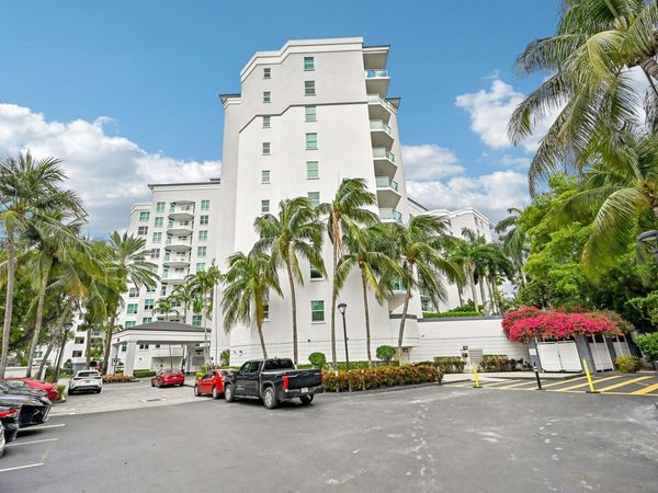 550 SE Mizner Boulevard, Unit B206, Boca Raton, FL 33432