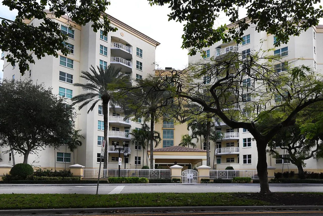 550 SE Mizner Boulevard, Unit B206, Boca Raton, FL 33432 Photo
