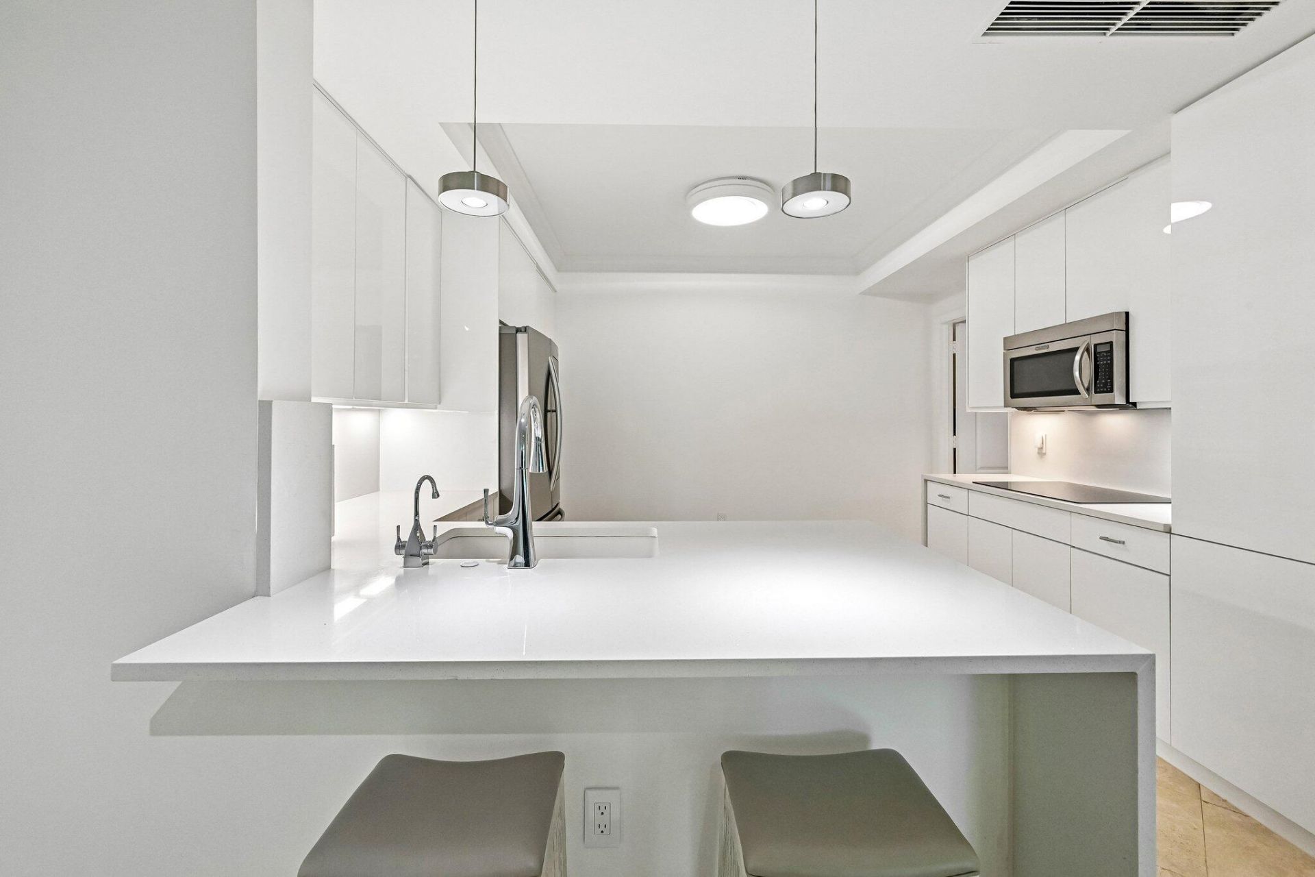 550 SE Mizner Boulevard, Unit B206, Boca Raton, FL 33432 Photo