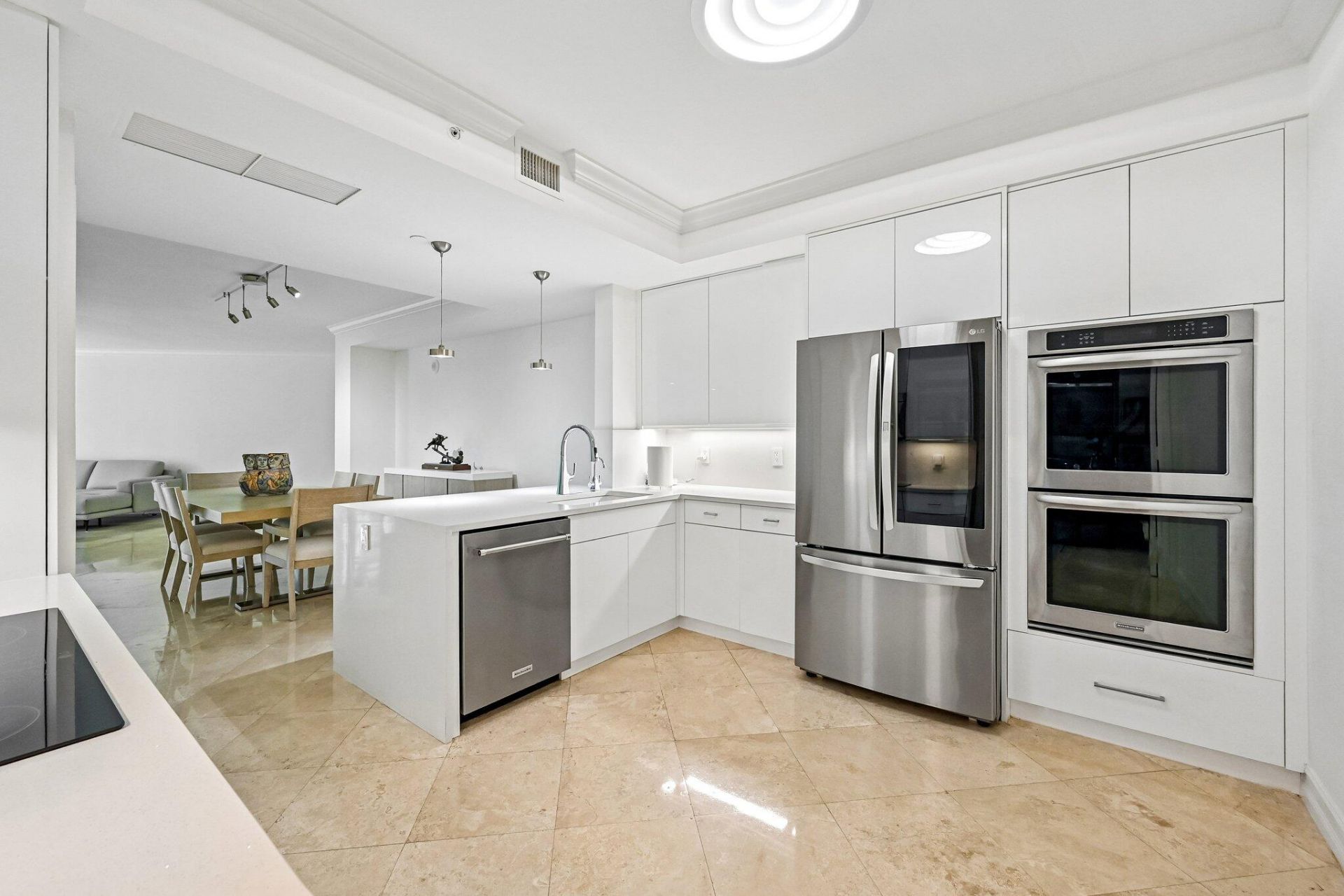 550 SE Mizner Boulevard, Unit B206, Boca Raton, FL 33432 Photo