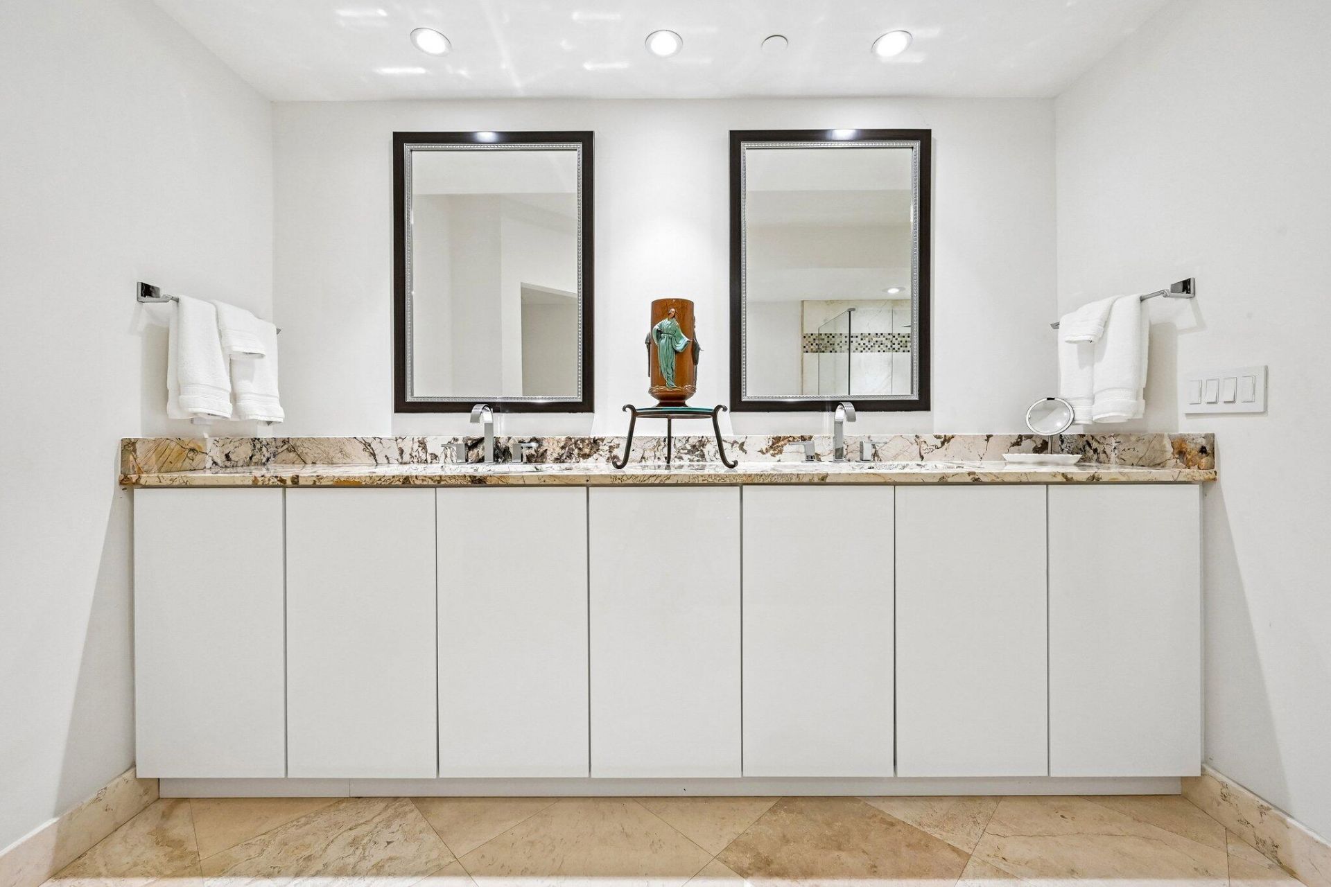 550 SE Mizner Boulevard, Unit B206, Boca Raton, FL 33432 Photo