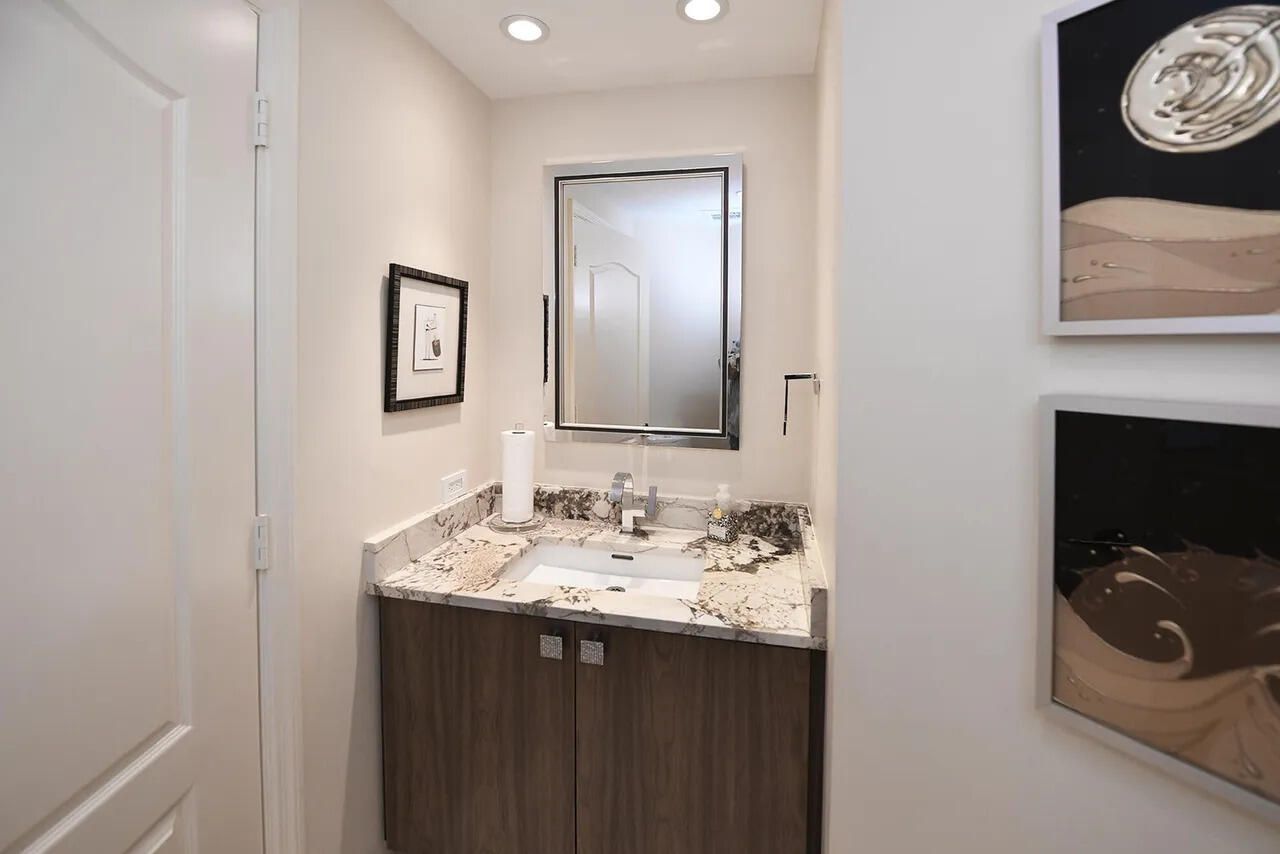 550 SE Mizner Boulevard, Unit B206, Boca Raton, FL 33432 Photo