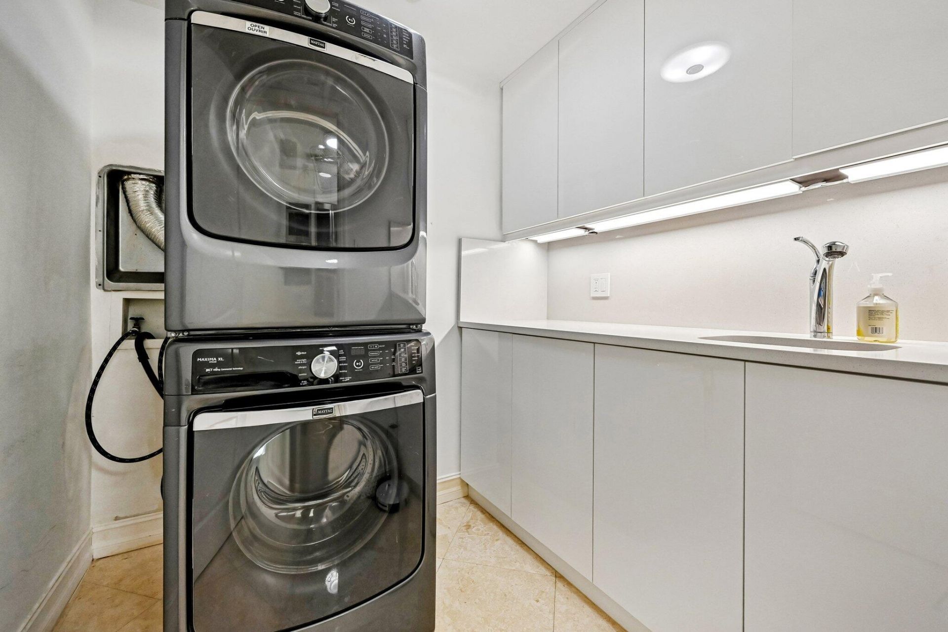 550 SE Mizner Boulevard, Unit B206, Boca Raton, FL 33432 Photo