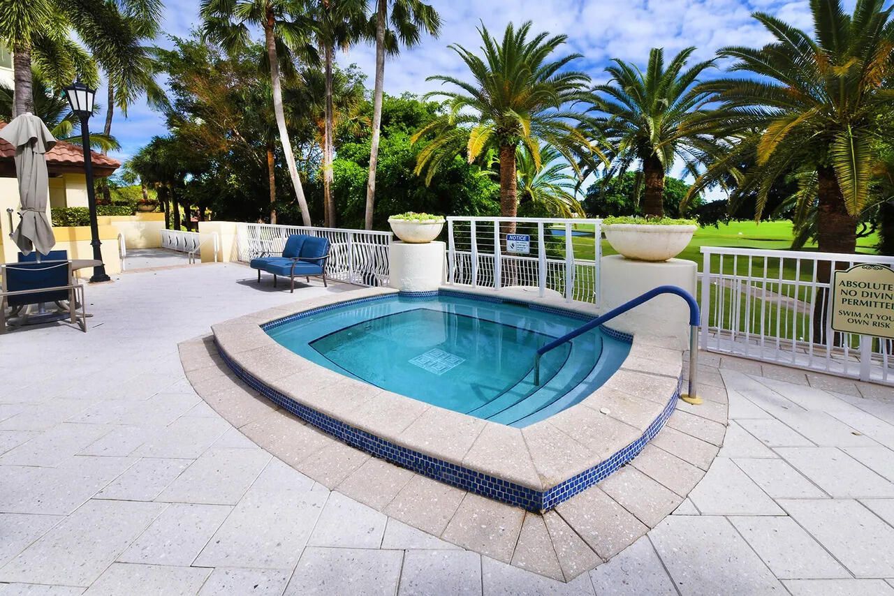 550 SE Mizner Boulevard, Unit B206, Boca Raton, FL 33432 Photo