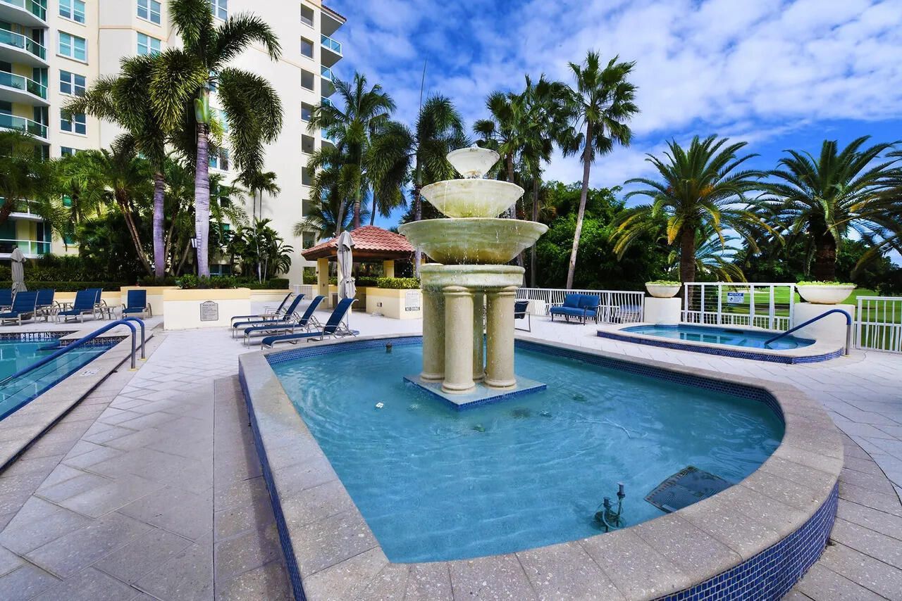 550 SE Mizner Boulevard, Unit B206, Boca Raton, FL 33432 Photo