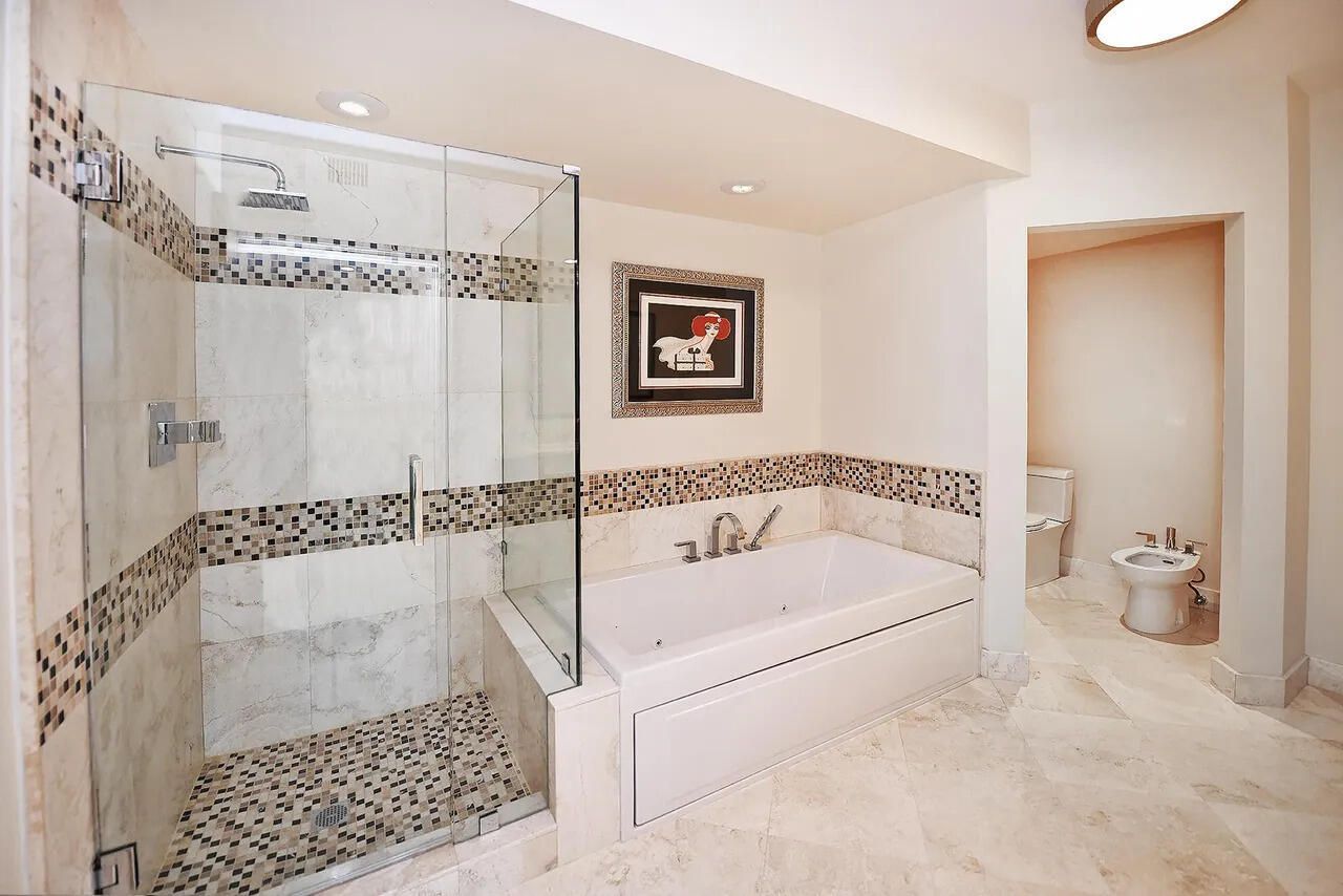550 SE Mizner Boulevard, Unit B206, Boca Raton, FL 33432 Photo