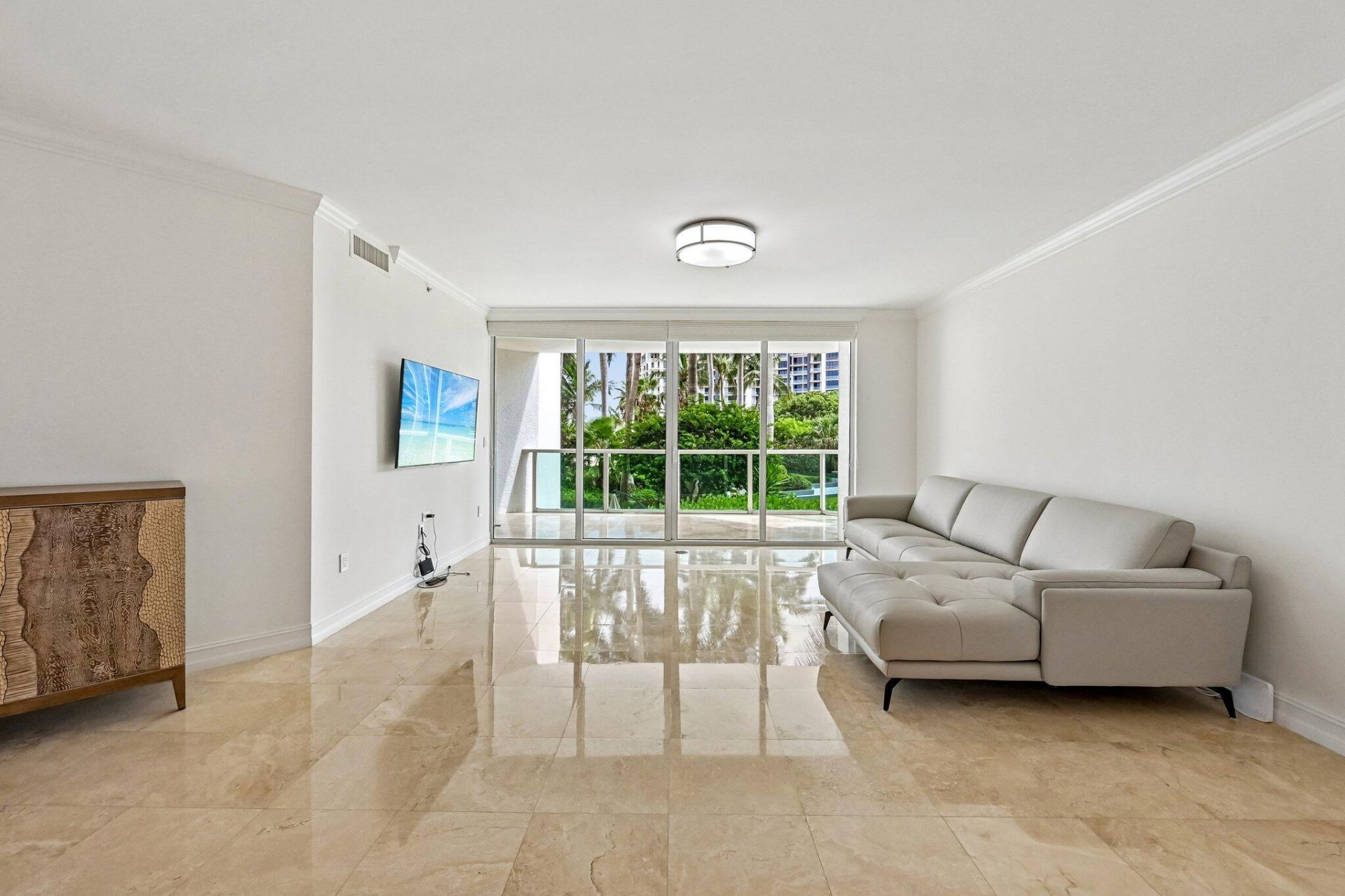 550 SE Mizner Boulevard, Unit B206, Boca Raton, FL 33432 Photo