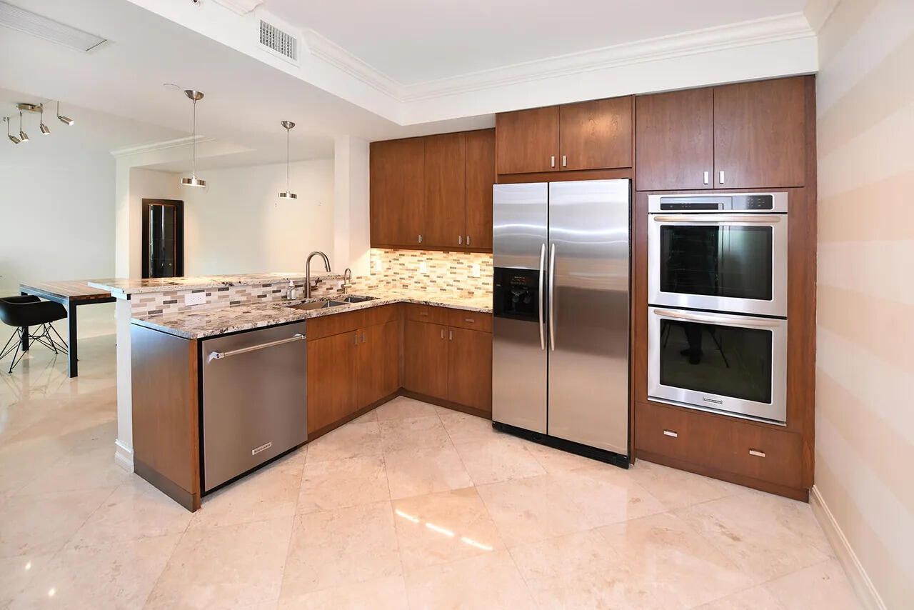 550 SE Mizner Boulevard, Unit B206, Boca Raton, FL 33432 Photo
